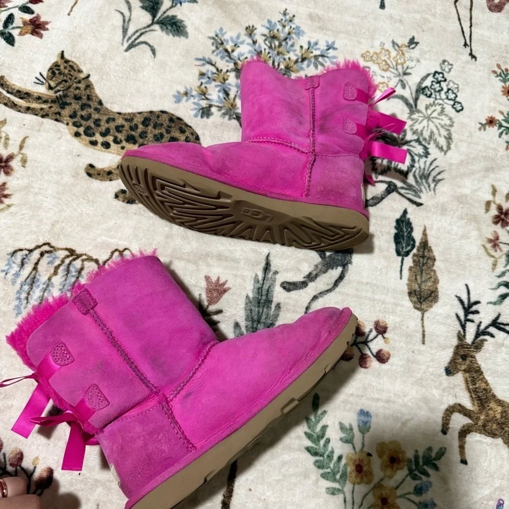 UGG Bailey Bow II Boots in Paz Pink size 4